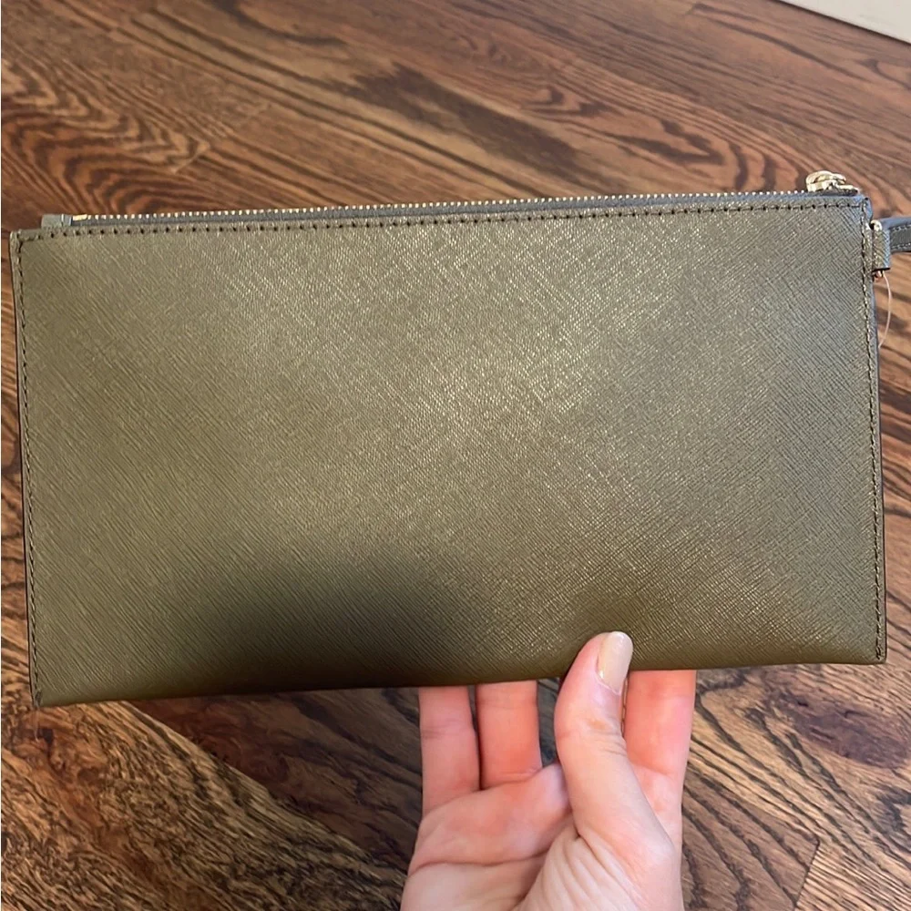 NEW Michael Kors Clutch - Picture 3 of 4